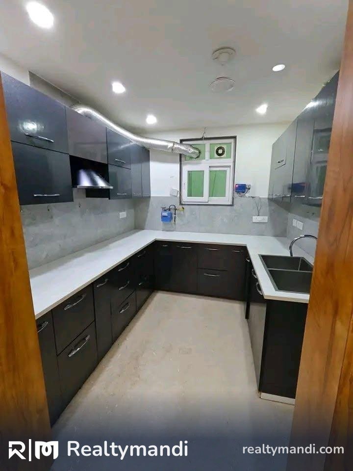 3 BHK Gated Community Villa for rent in East of Kailash, Delhi – photo 3