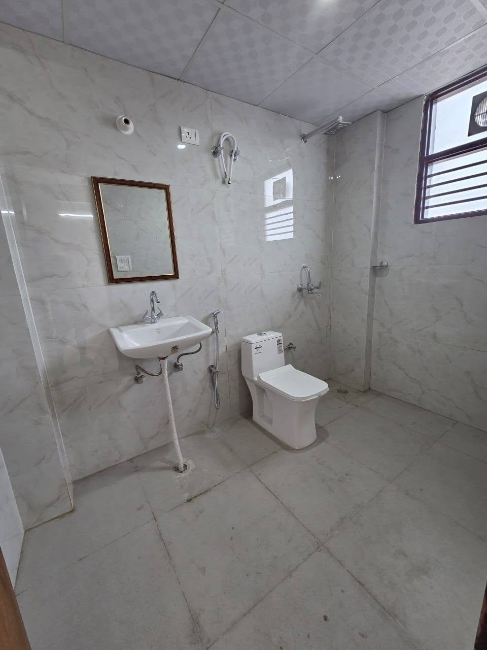 2 BHK Apartment for rent in Sector 51, Gurgaon – photo 2