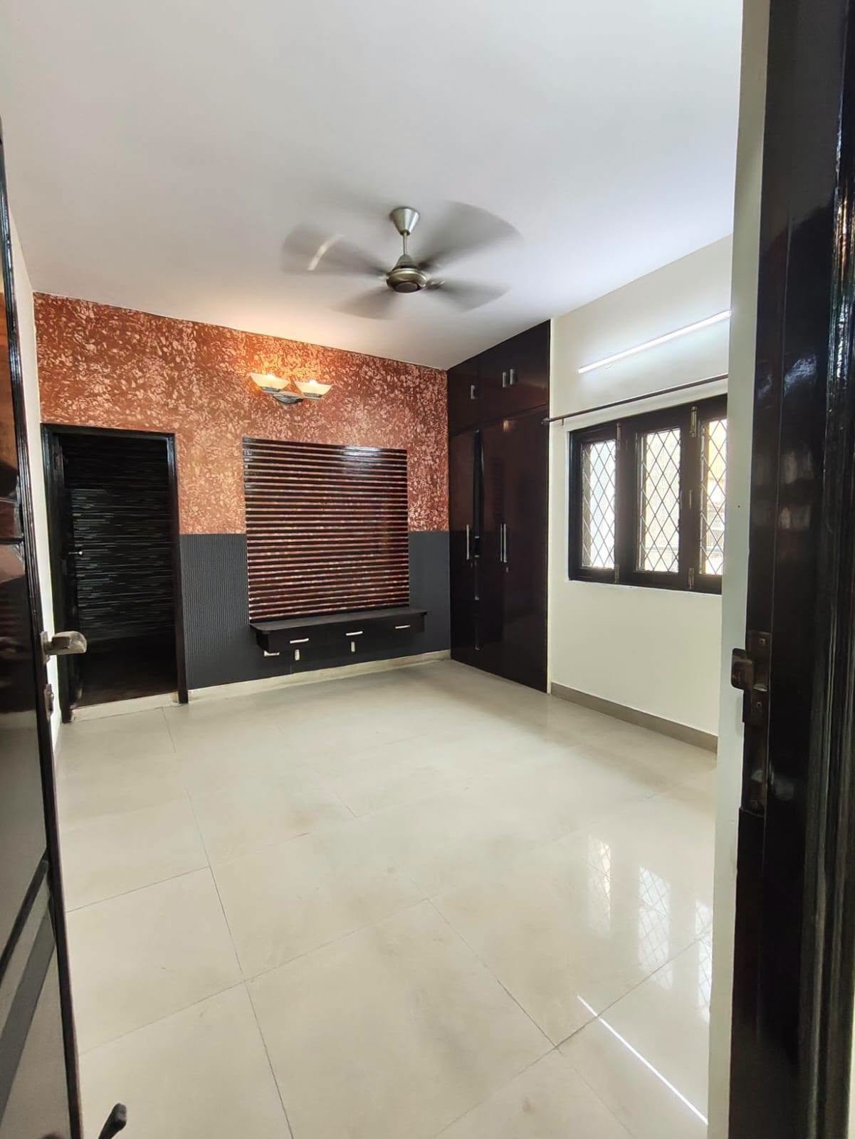 3 BHK Apartment for rent in Kalkaji Extension, Delhi – photo 3
